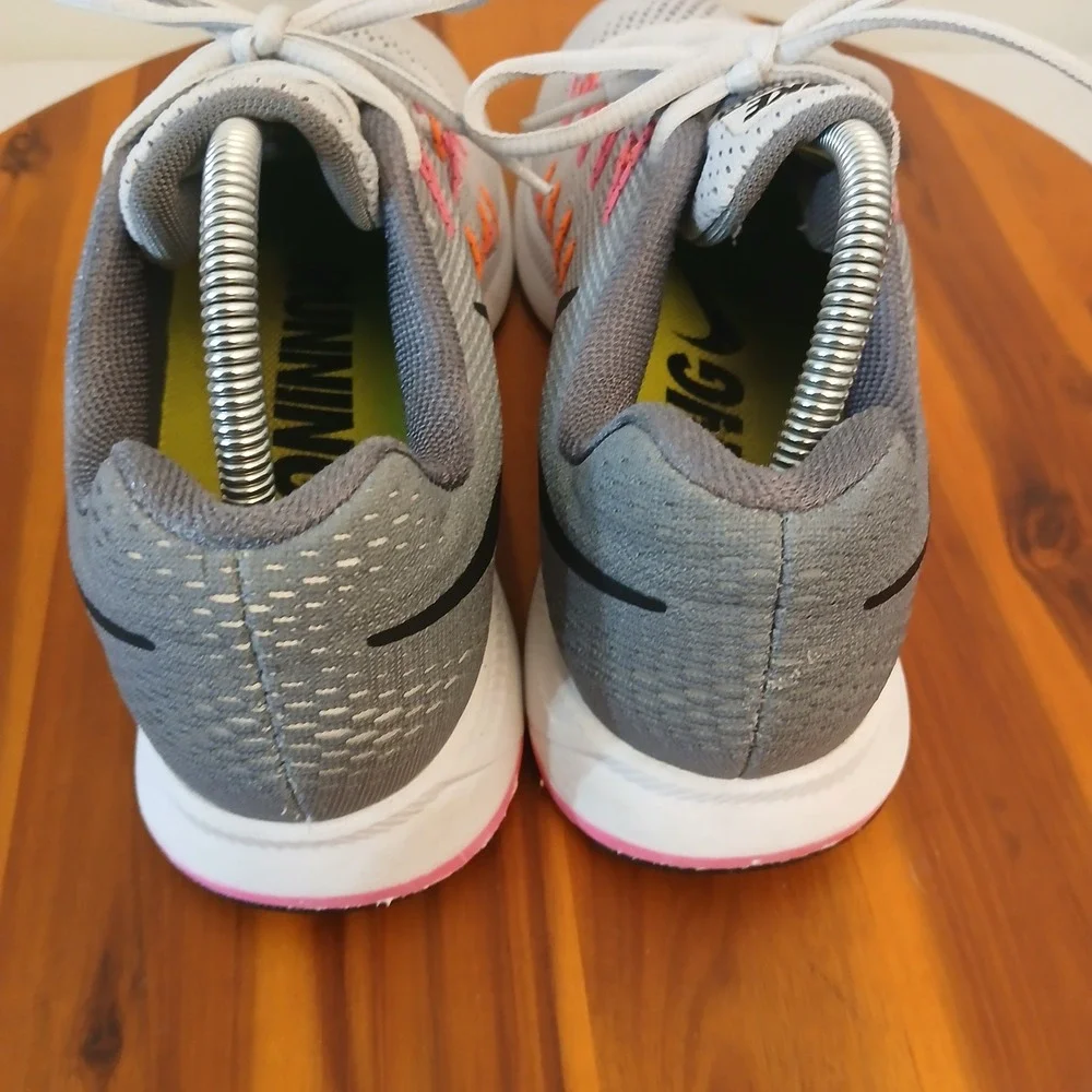 Nike Zoom Pegasus 33 Womens 11 Grey Running Shoes Sneakers 831356-006